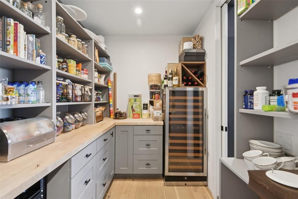 For Sale: $2,900,000 (4 beds, 4 baths, 4087 Square Feet)