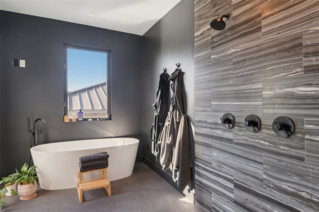 For Sale: $2,900,000 (4 beds, 4 baths, 4087 Square Feet)