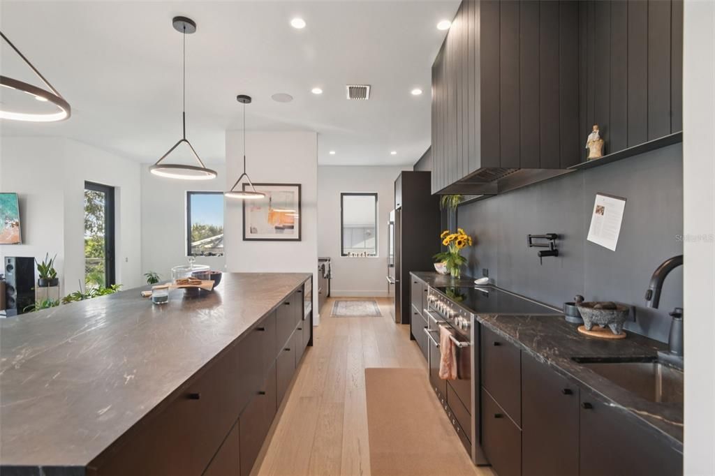 For Sale: $2,900,000 (4 beds, 4 baths, 4087 Square Feet)