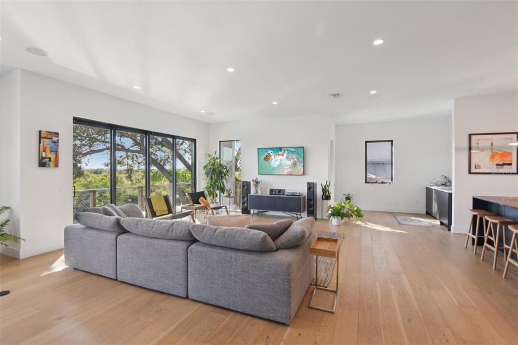 For Sale: $2,900,000 (4 beds, 4 baths, 4087 Square Feet)