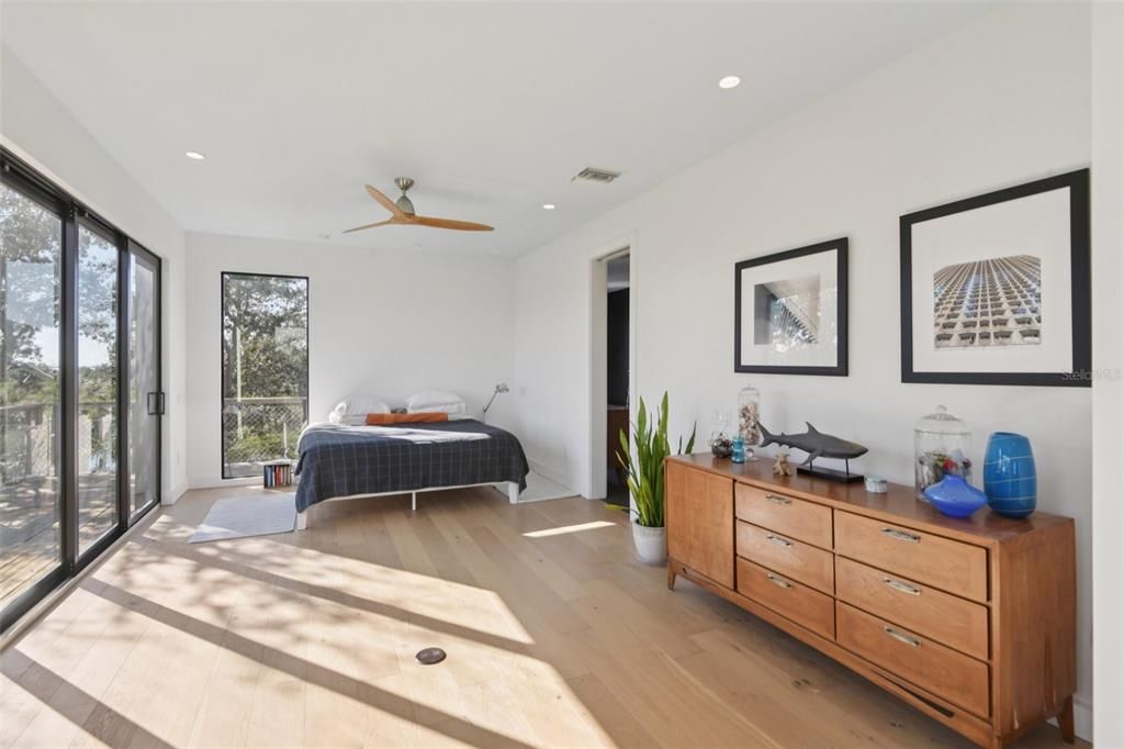 For Sale: $2,900,000 (4 beds, 4 baths, 4087 Square Feet)