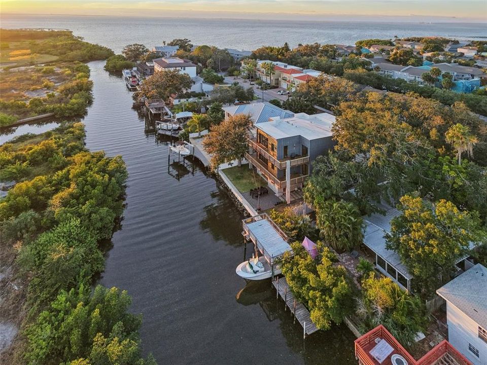 For Sale: $2,900,000 (4 beds, 4 baths, 4087 Square Feet)