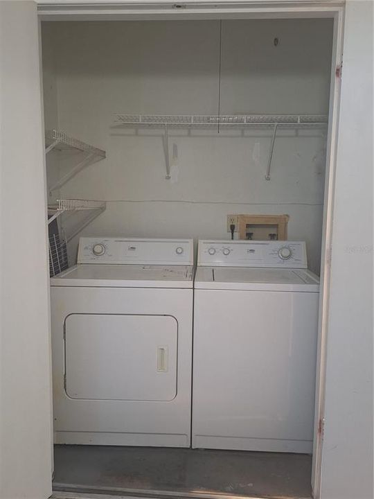 合同活跃: $1,800 (2 贝兹, 2 浴室, 1124 平方英尺)