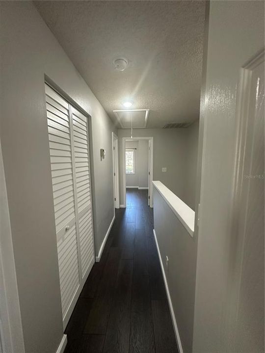 合同活跃: $1,800 (2 贝兹, 2 浴室, 1124 平方英尺)