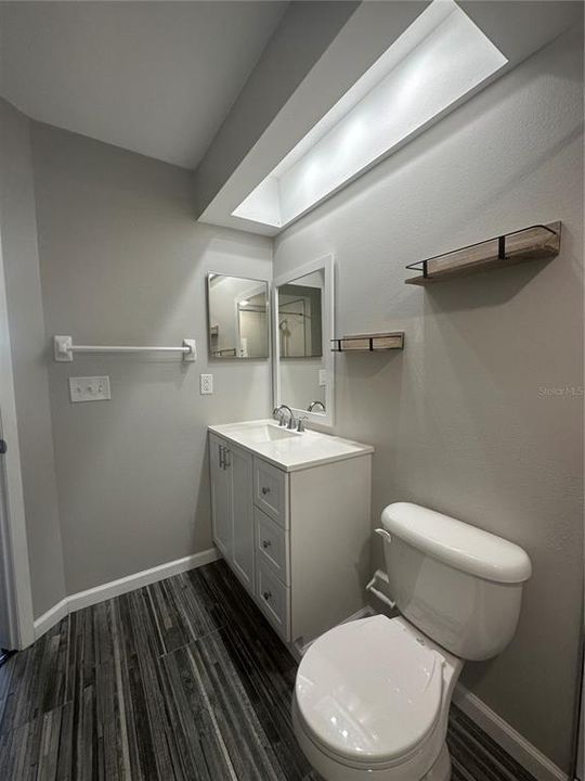 合同活跃: $1,800 (2 贝兹, 2 浴室, 1124 平方英尺)