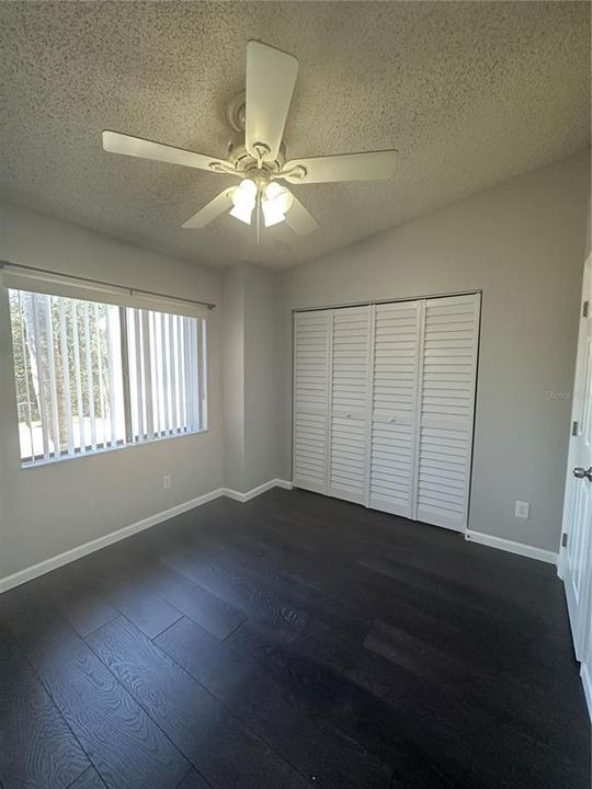 合同活跃: $1,800 (2 贝兹, 2 浴室, 1124 平方英尺)