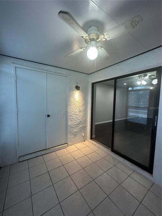 合同活跃: $1,800 (2 贝兹, 2 浴室, 1124 平方英尺)