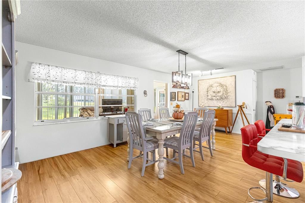 For Sale: $239,500 (2 beds, 2 baths, 1748 Square Feet)