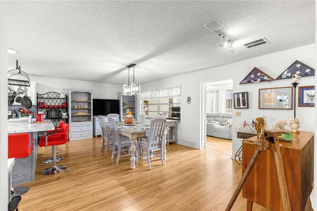 For Sale: $239,500 (2 beds, 2 baths, 1748 Square Feet)