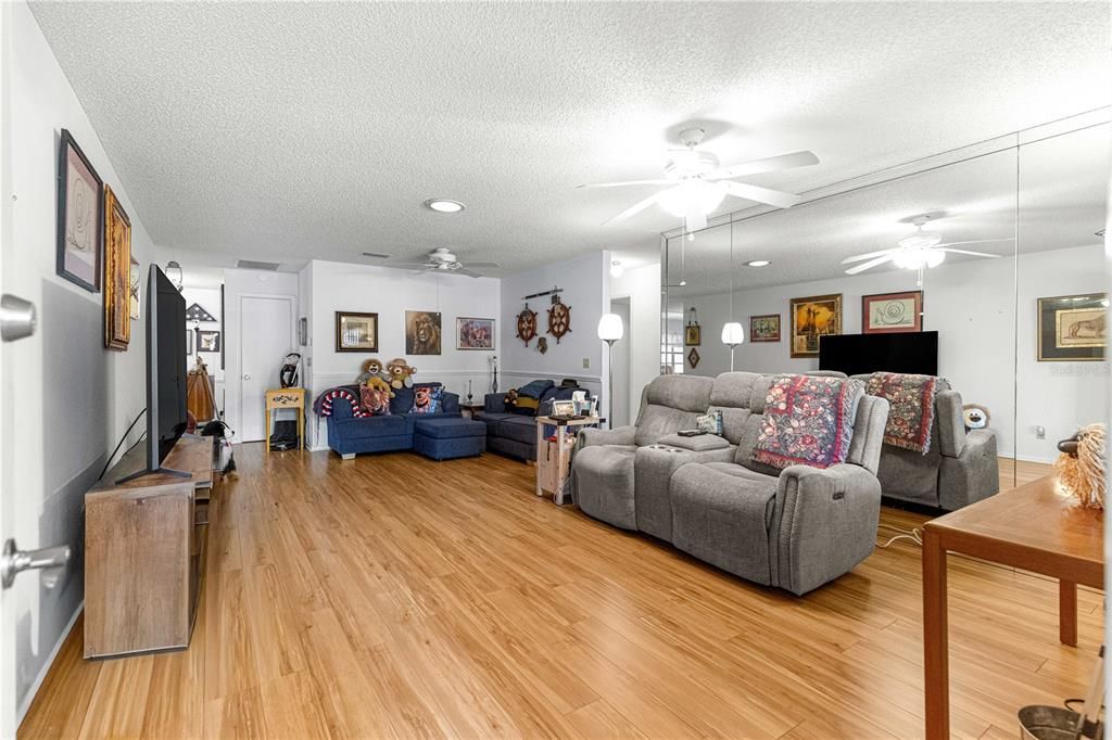 For Sale: $239,500 (2 beds, 2 baths, 1748 Square Feet)