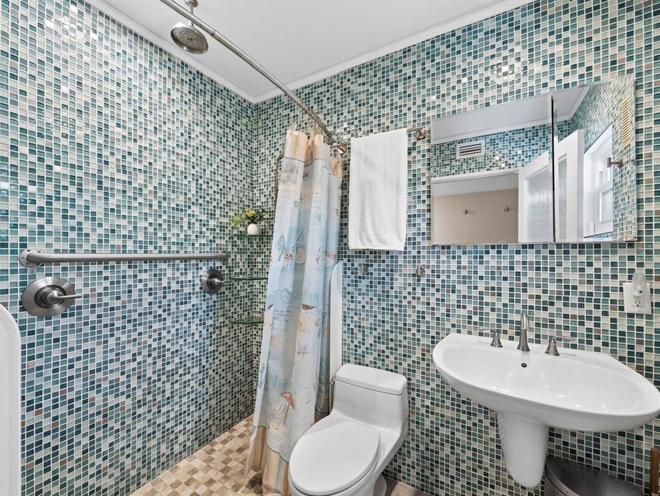 En Venta: $449,000 (2 camas, 1 baños, 695 Pies cuadrados)