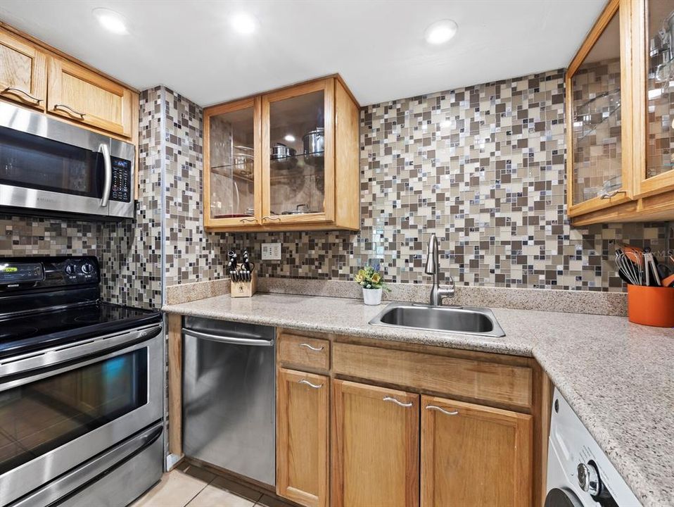 En Venta: $449,000 (2 camas, 1 baños, 695 Pies cuadrados)