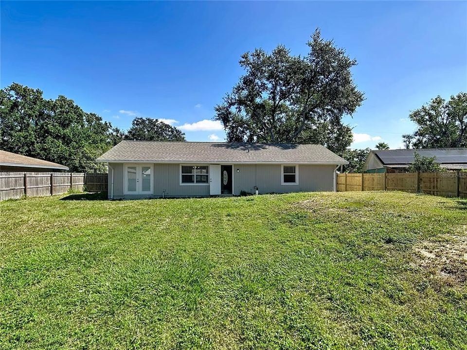 Activo con contrato: $265,000 (3 camas, 1 baños, 1275 Pies cuadrados)