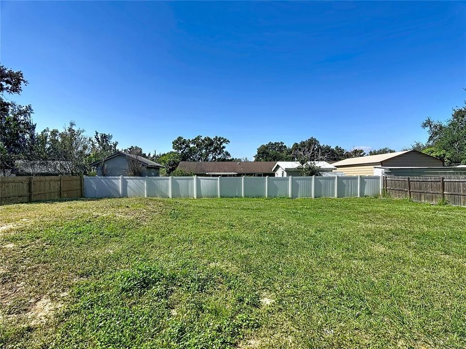 Activo con contrato: $265,000 (3 camas, 1 baños, 1275 Pies cuadrados)