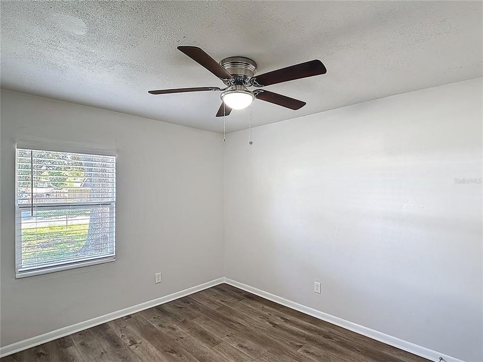 Activo con contrato: $265,000 (3 camas, 1 baños, 1275 Pies cuadrados)