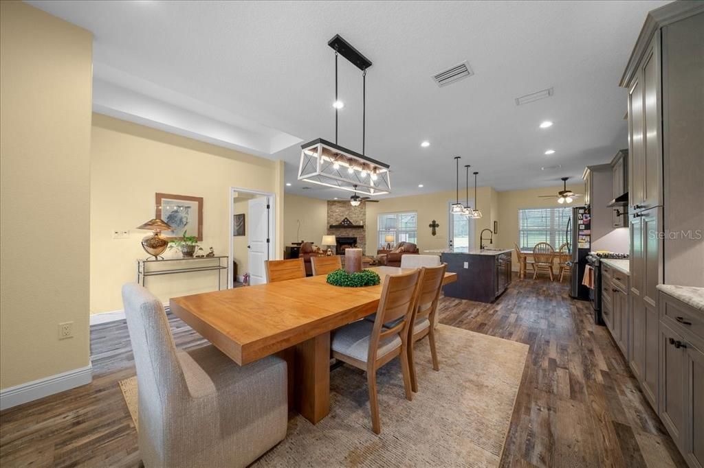 For Sale: $899,900 (4 beds, 4 baths, 3144 Square Feet)