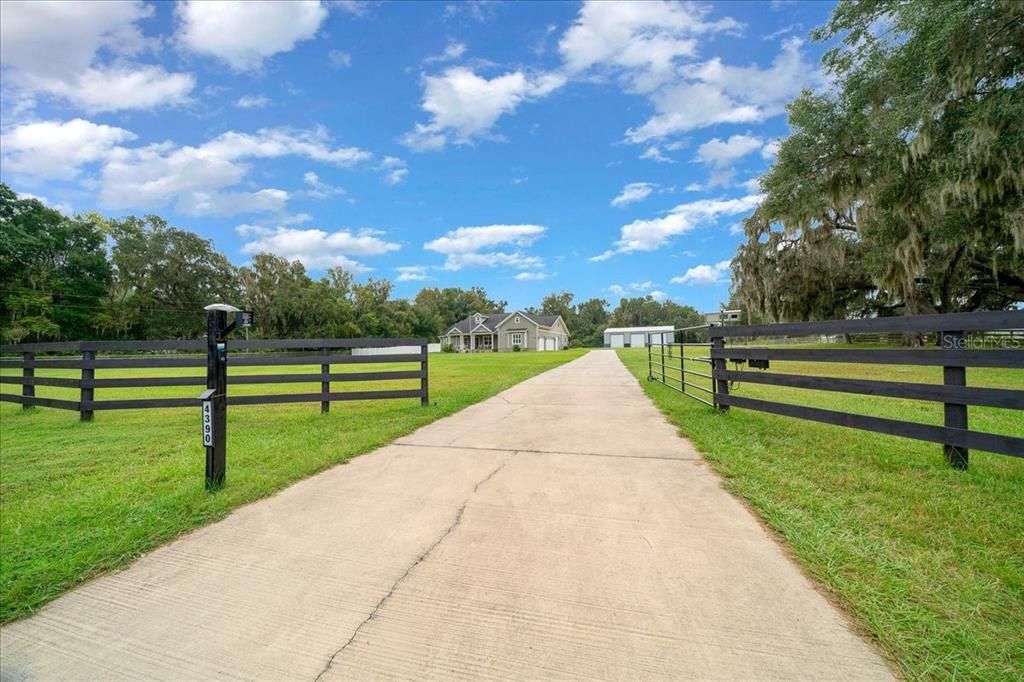 For Sale: $899,900 (4 beds, 4 baths, 3144 Square Feet)