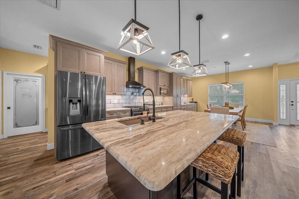 For Sale: $899,900 (4 beds, 4 baths, 3144 Square Feet)