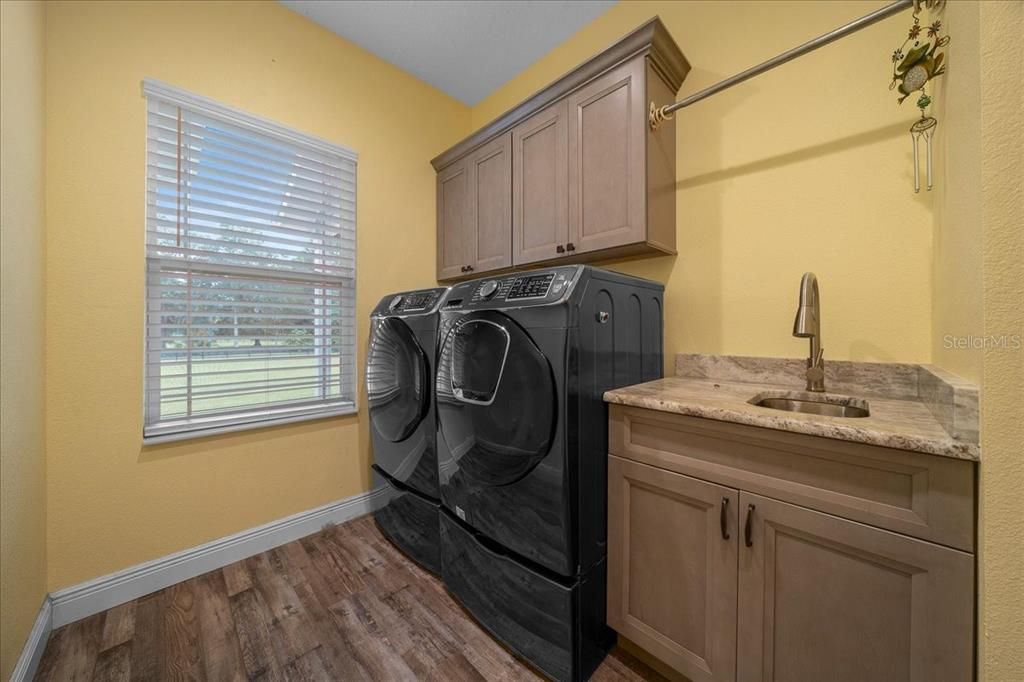 For Sale: $899,900 (4 beds, 4 baths, 3144 Square Feet)