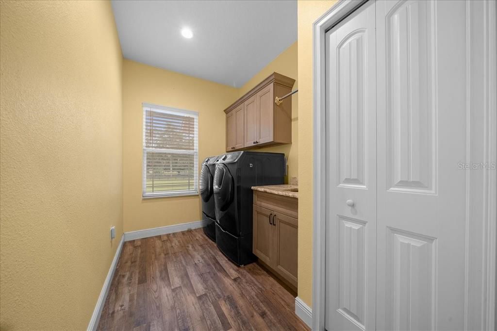 For Sale: $899,900 (4 beds, 4 baths, 3144 Square Feet)