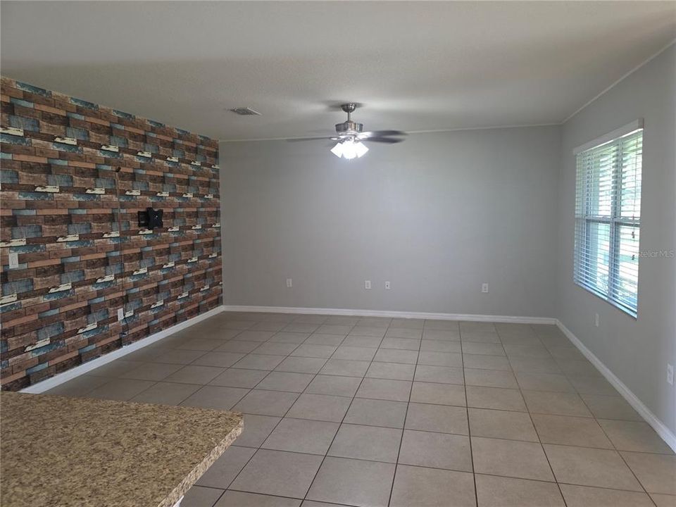 For Sale: $287,000 (3 beds, 2 baths, 1769 Square Feet)