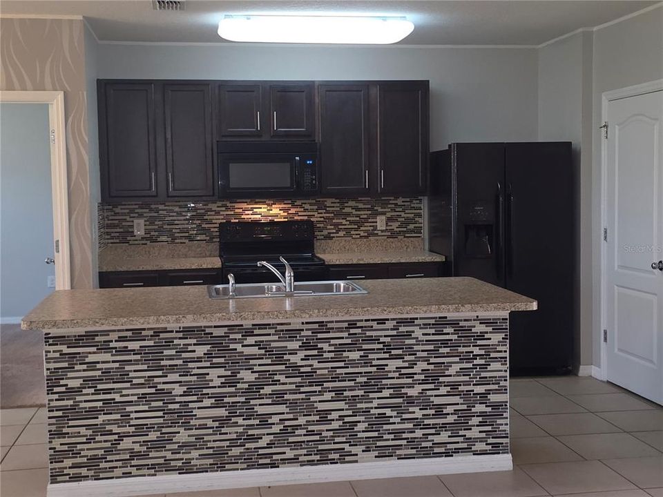 For Sale: $287,000 (3 beds, 2 baths, 1769 Square Feet)