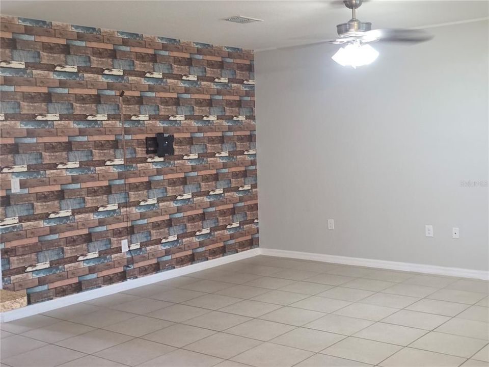 For Sale: $287,000 (3 beds, 2 baths, 1769 Square Feet)