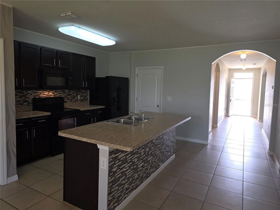 For Sale: $287,000 (3 beds, 2 baths, 1769 Square Feet)