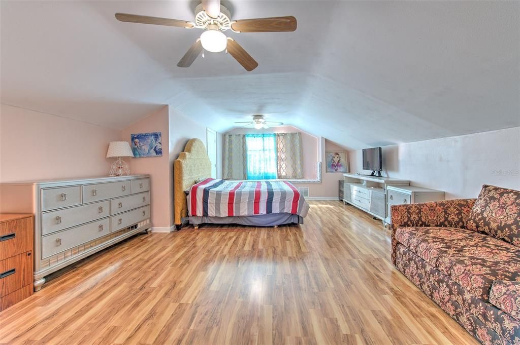 На продажу: $575,000 (4 спален, 3 ванн, 2520 Квадратных фут)