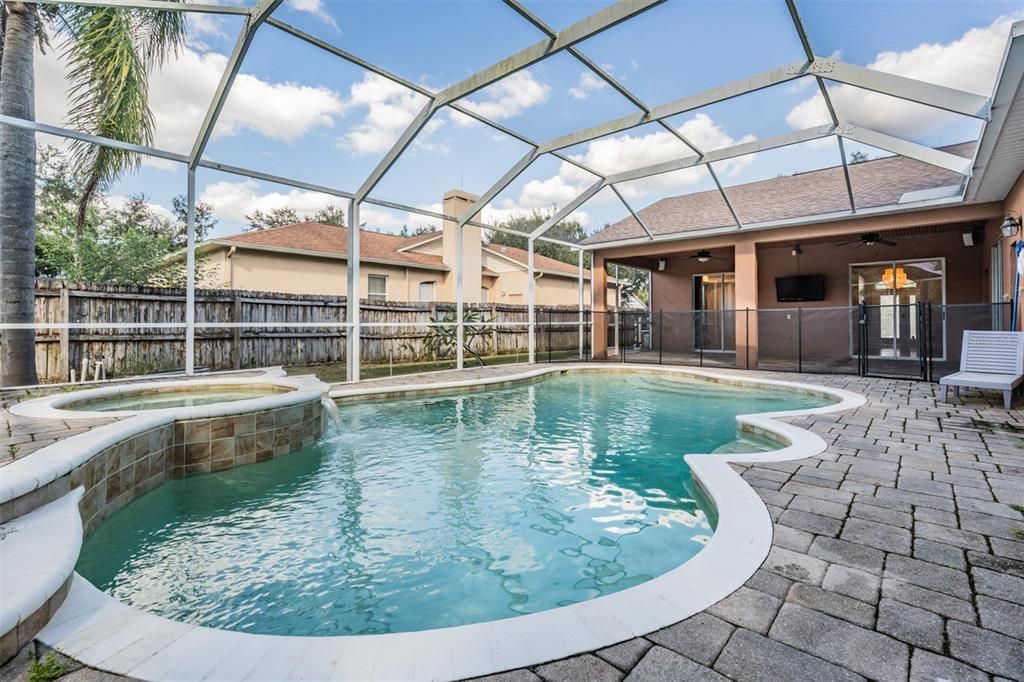 出租: $3,200 (4 贝兹, 2 浴室, 2435 平方英尺)