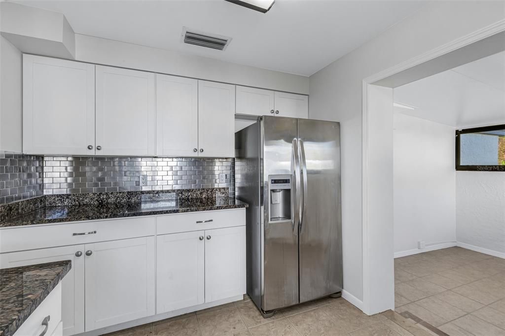 Active With Contract: $319,900 (3 beds, 2 baths, 1631 Square Feet)