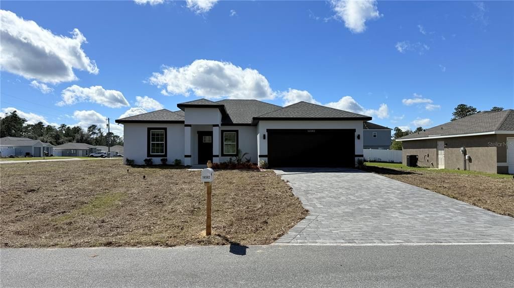 For Sale: $319,900 (4 beds, 3 baths, 1892 Square Feet)