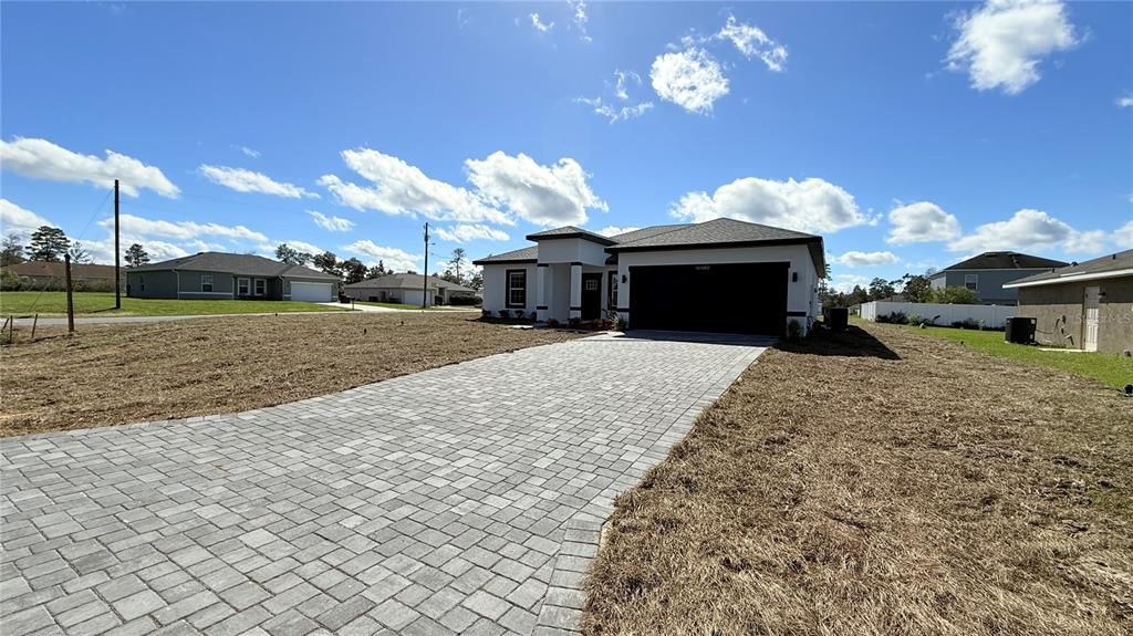 For Sale: $319,900 (4 beds, 3 baths, 1892 Square Feet)