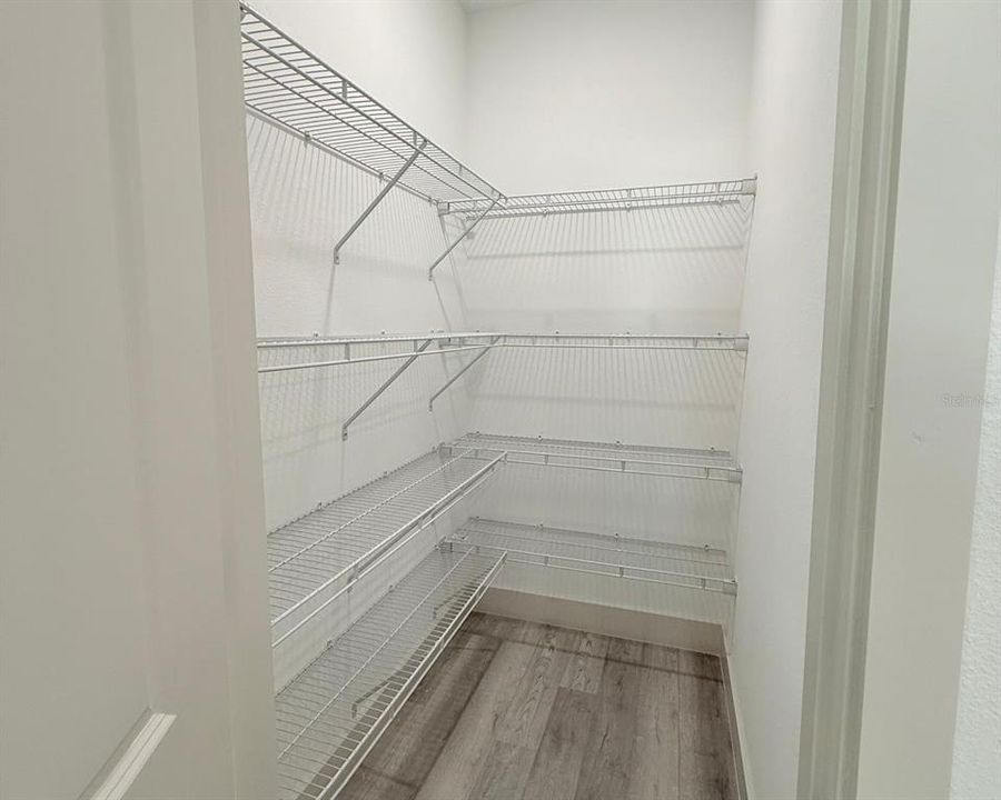 For Sale: $319,900 (4 beds, 3 baths, 1892 Square Feet)