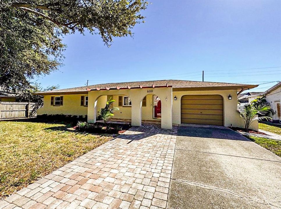 Active With Contract: $429,000 (3 beds, 2 baths, 1326 Square Feet)