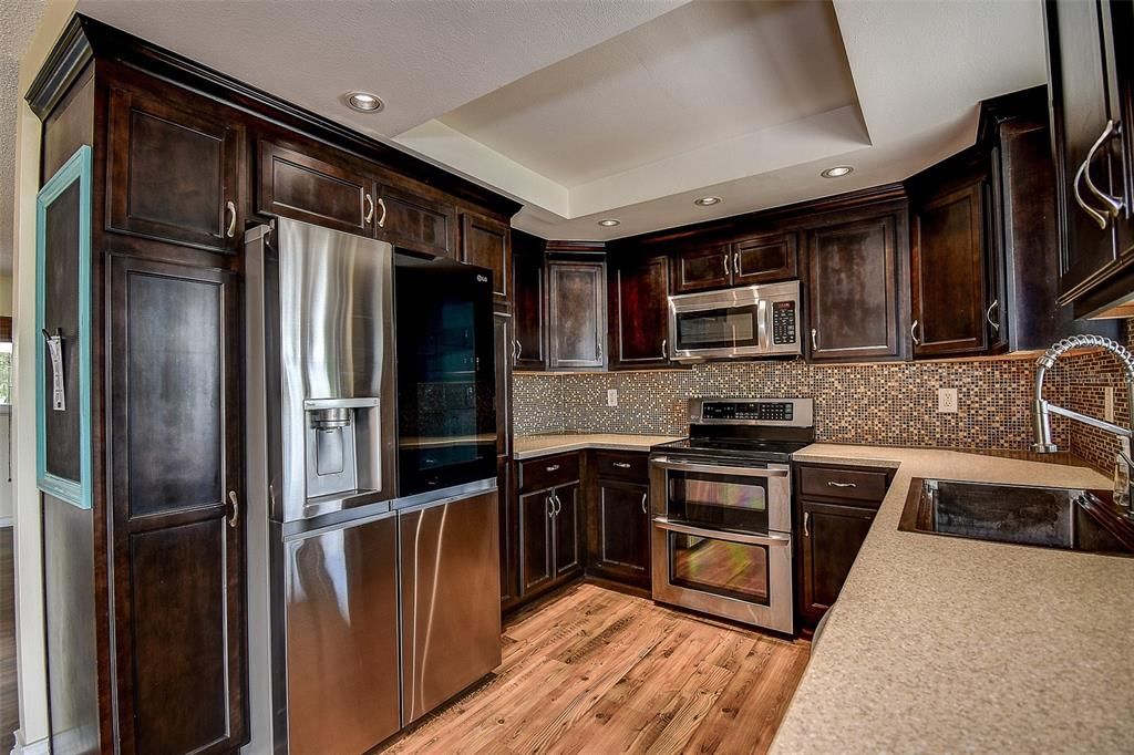 Active With Contract: $429,000 (3 beds, 2 baths, 1326 Square Feet)