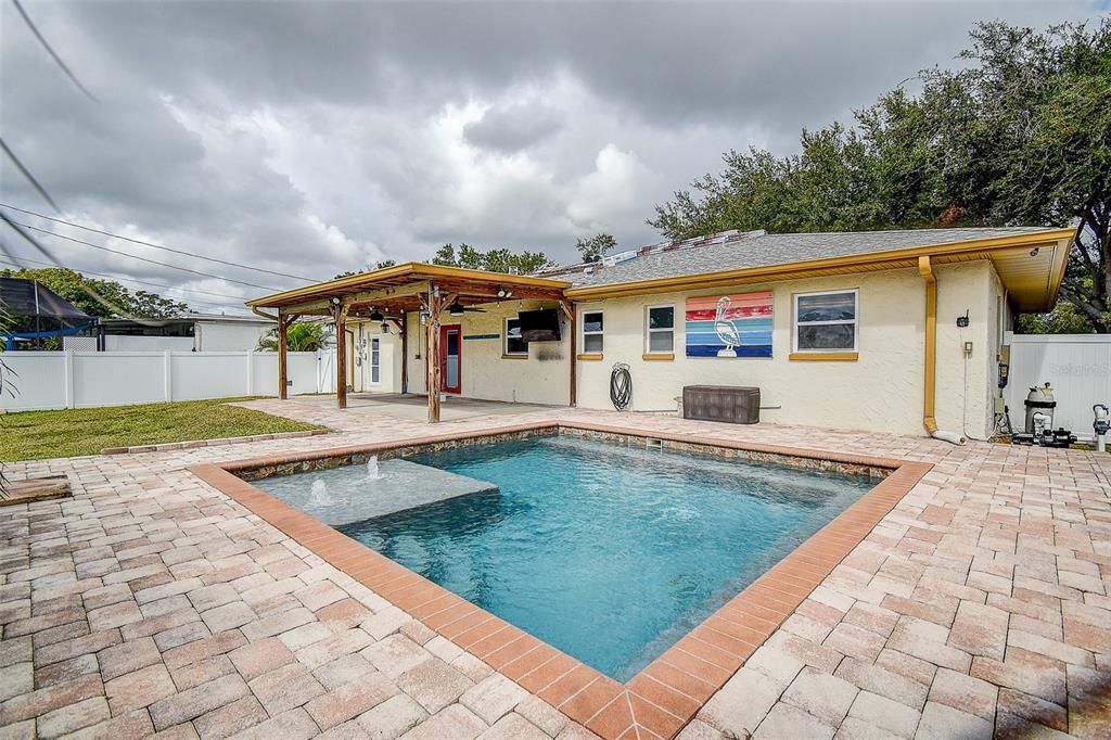 Active With Contract: $429,000 (3 beds, 2 baths, 1326 Square Feet)