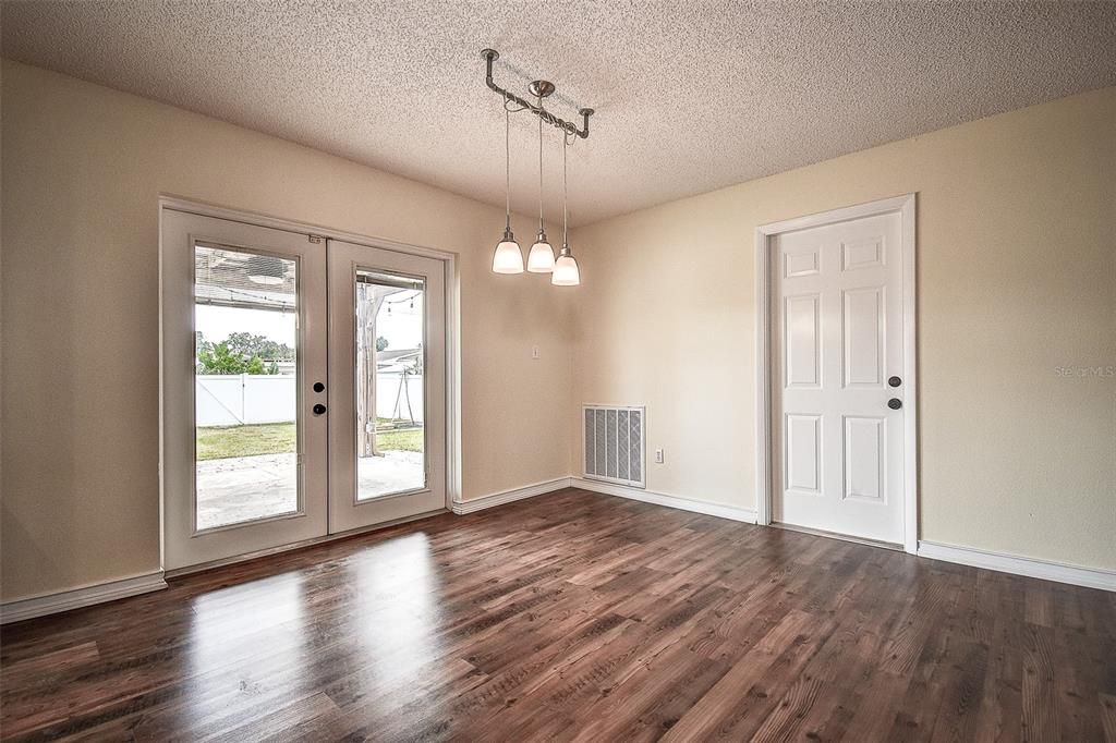 Active With Contract: $429,000 (3 beds, 2 baths, 1326 Square Feet)