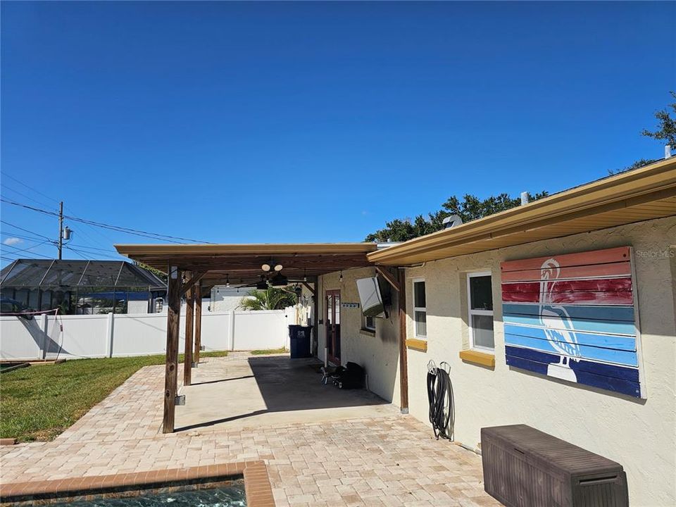 Active With Contract: $429,000 (3 beds, 2 baths, 1326 Square Feet)