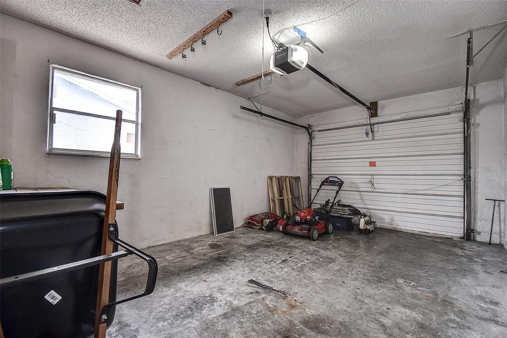 Active With Contract: $429,000 (3 beds, 2 baths, 1326 Square Feet)