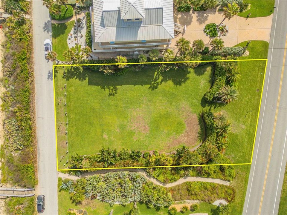 На продажу: $1,899,000 (0.32 acres)