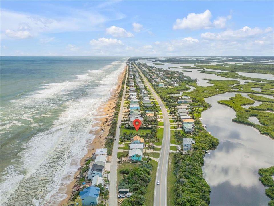 На продажу: $1,899,000 (0.32 acres)