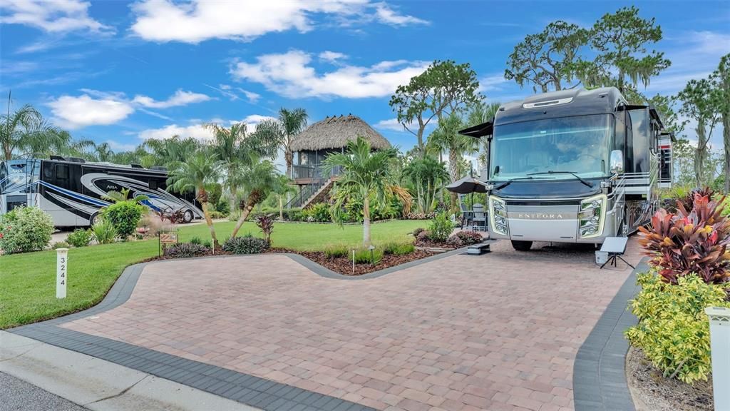 待售: $289,900 (0.10 acres)