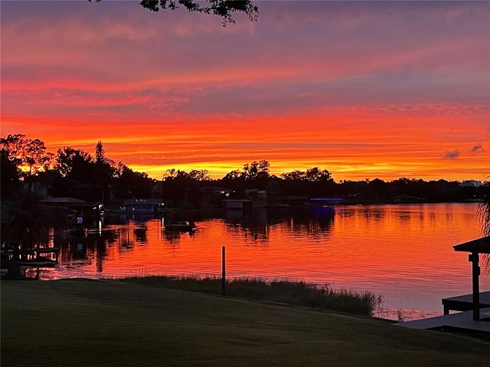 На продажу: $699,900 (3 спален, 2 ванн, 2002 Квадратных фут)