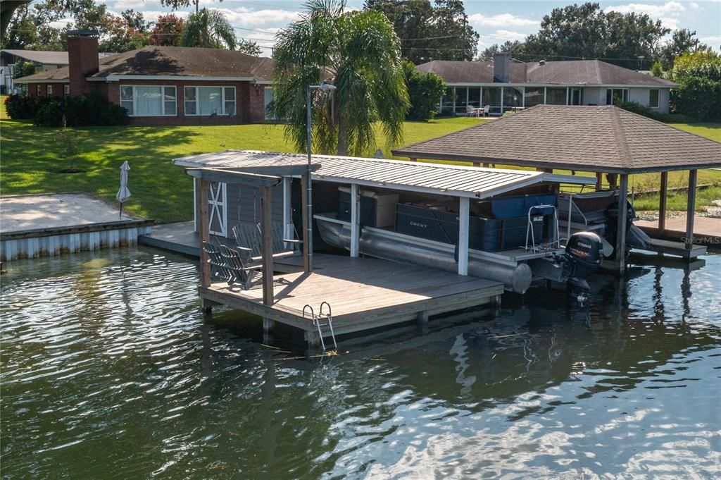 На продажу: $699,900 (3 спален, 2 ванн, 2002 Квадратных фут)