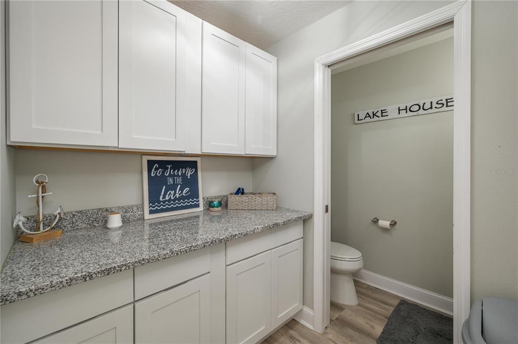 На продажу: $699,900 (3 спален, 2 ванн, 2002 Квадратных фут)