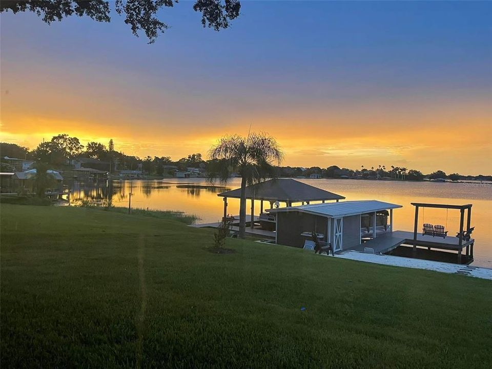 На продажу: $699,900 (3 спален, 2 ванн, 2002 Квадратных фут)