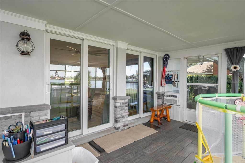 На продажу: $699,900 (3 спален, 2 ванн, 2002 Квадратных фут)