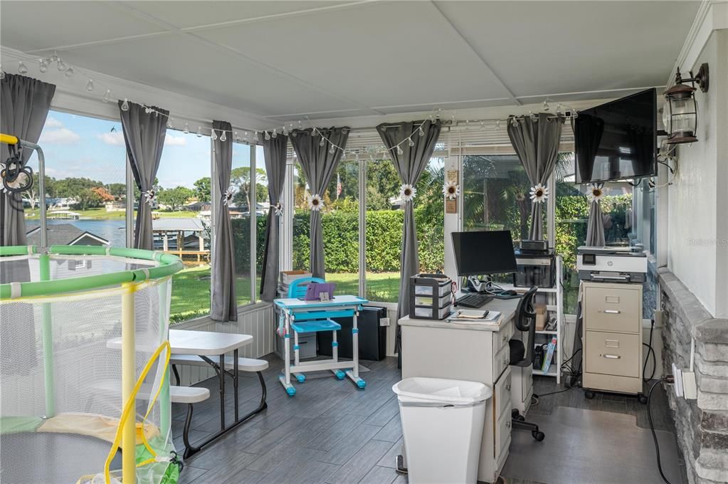 На продажу: $699,900 (3 спален, 2 ванн, 2002 Квадратных фут)