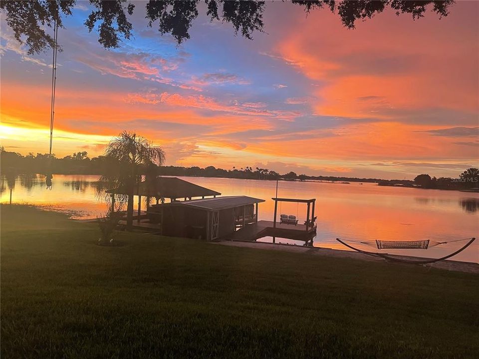 На продажу: $699,900 (3 спален, 2 ванн, 2002 Квадратных фут)